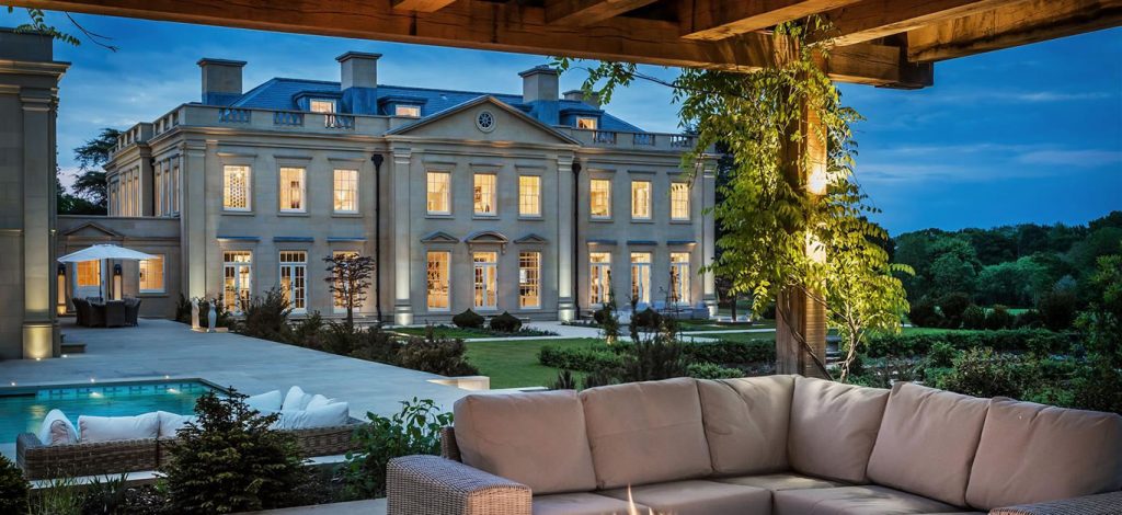 5-of-the-most-palatial-properties-for-sale-in-the-uk-right-now