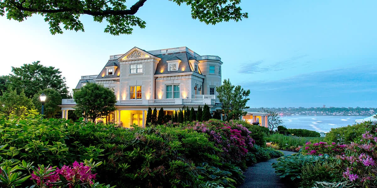 romantic-getaway-at-the-chanler-boutique-hotel-in-rhode-island