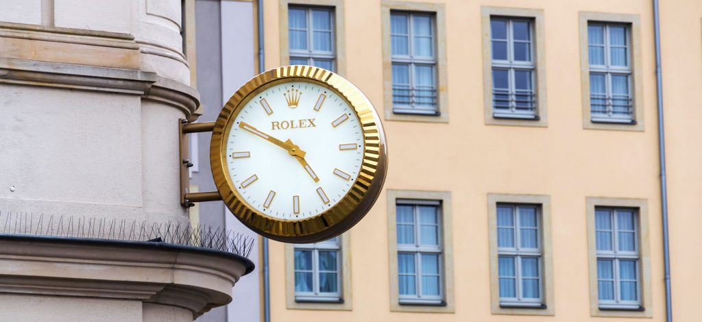 patek-philippe-vs-rolex:-which-luxury-watch-brand-is-better?