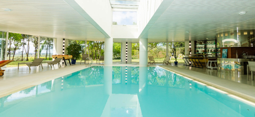 10-luxury-properties-with-amazing-indoor-pools