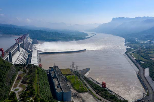 world’s-largest-dam-braces-for-largest-ever-flood