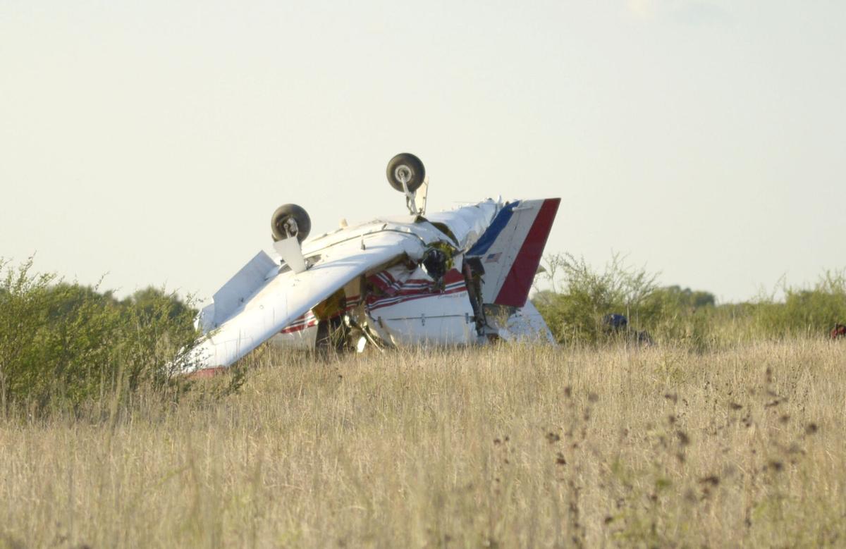 us-plane-with-4-on-board-crashes-in-texas