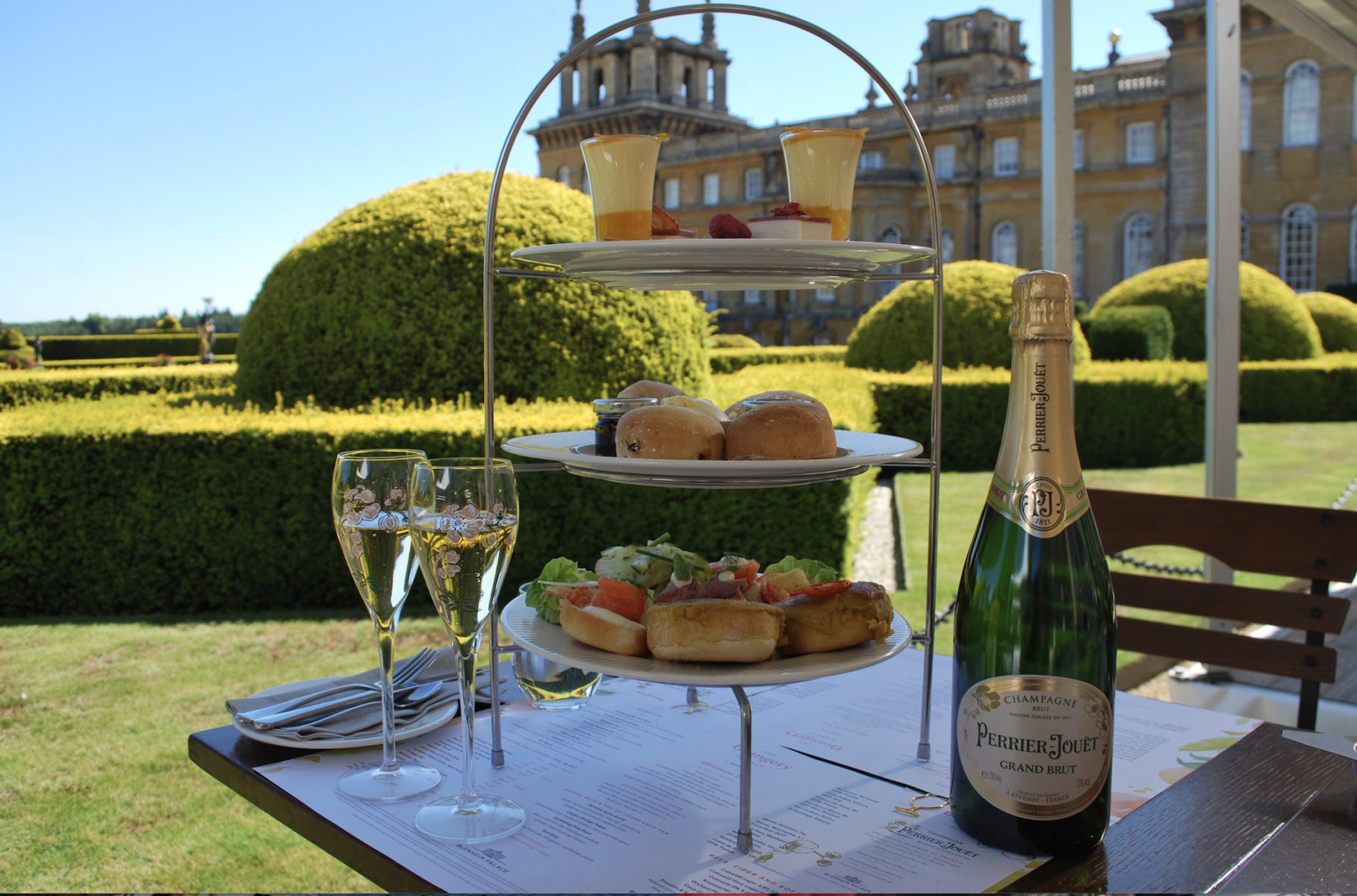 perrier-jouet-afternoon-tea-at-blenheim-palace-by-searcy’s