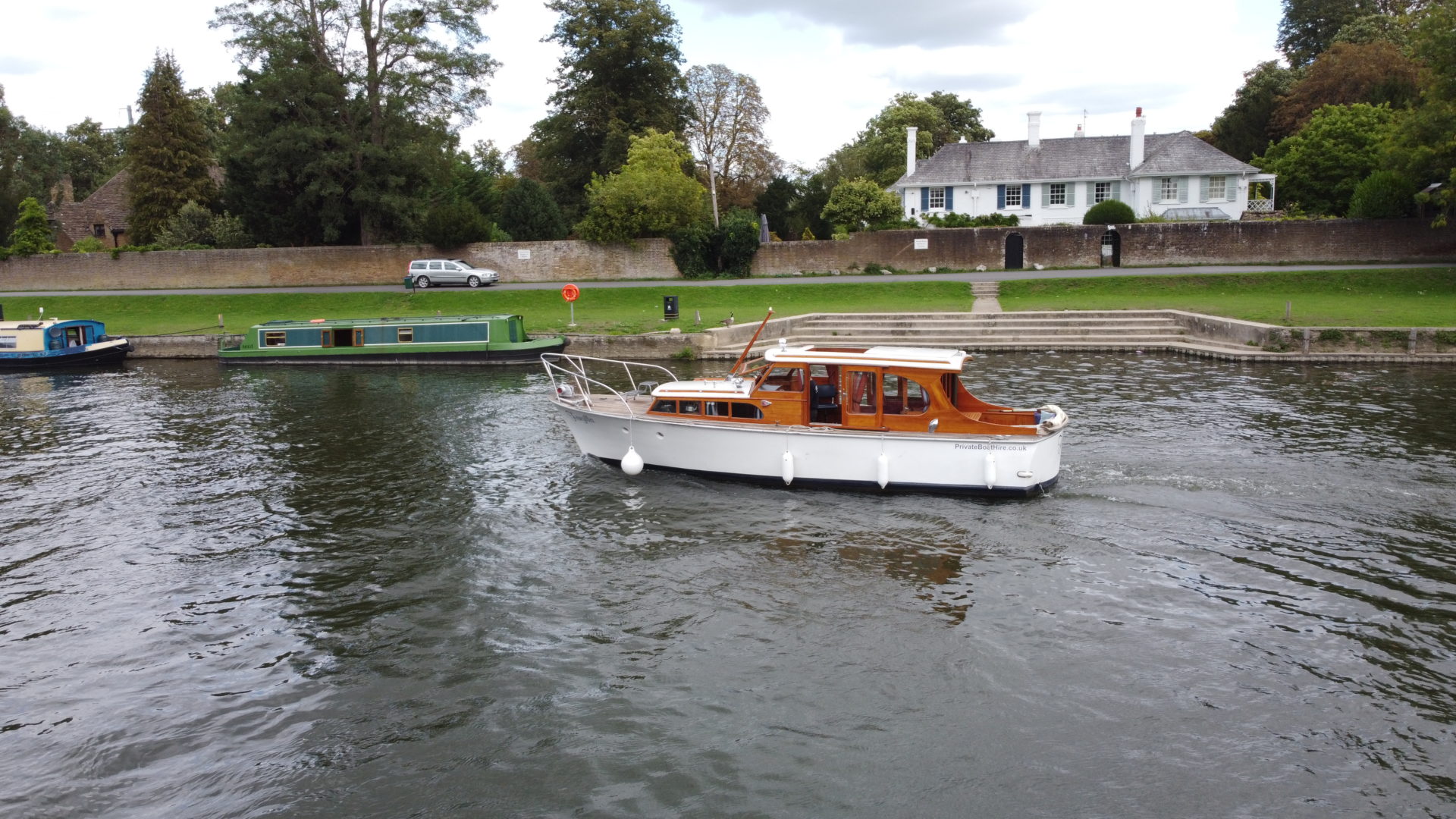 private-boat-hire-feature-a-fleet-of-five-luxury-thames-river-cruisers