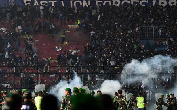 death-toll-rises-to-131-in-stampede-at-indonesian-football-stadium