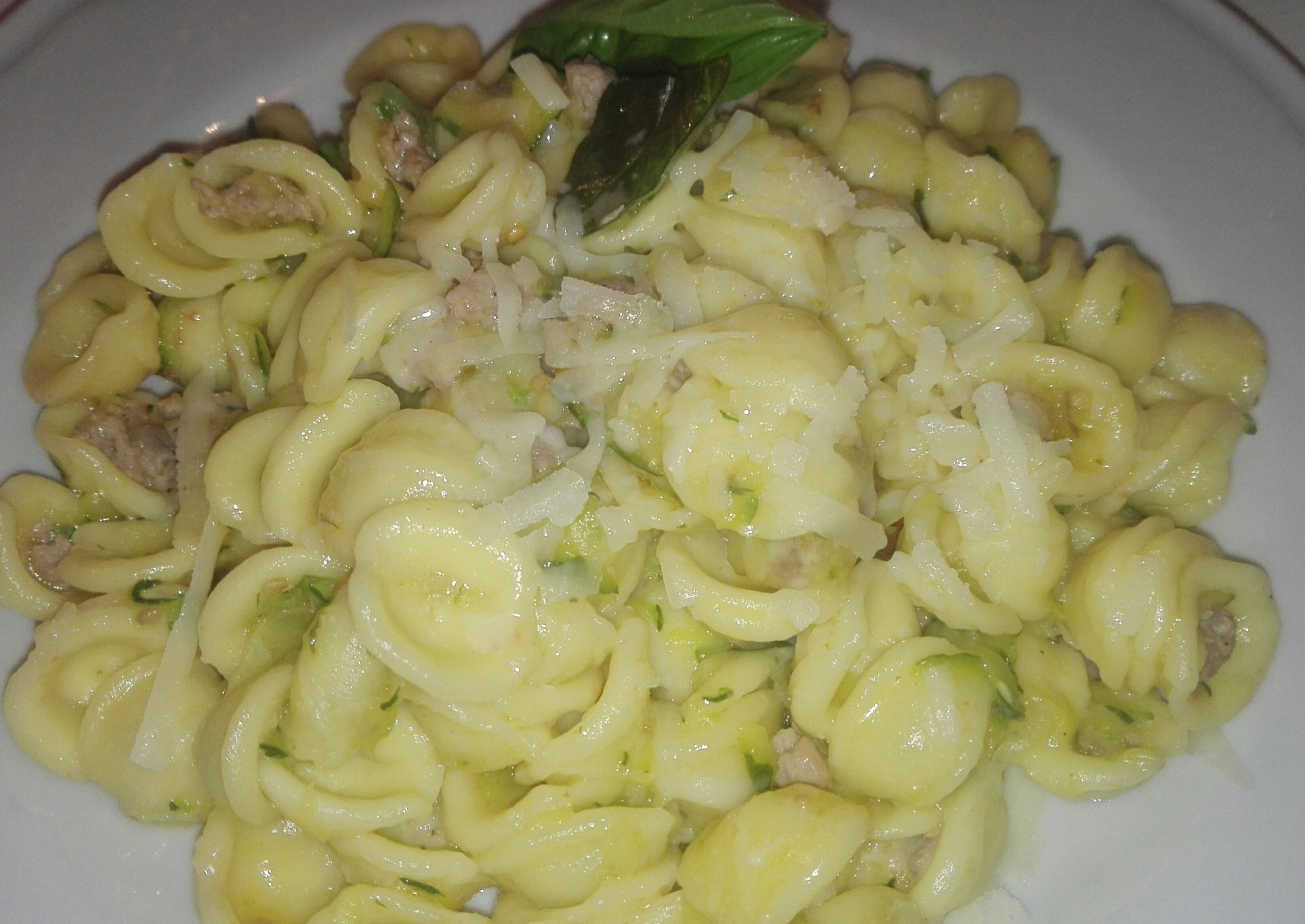 orecchiette-alla-nerano-del-contadino,-la-versione-piu-facile-e-buona.-non-solo-zucchine-e-formaggio,-ma-con-un-tocco-in-piu