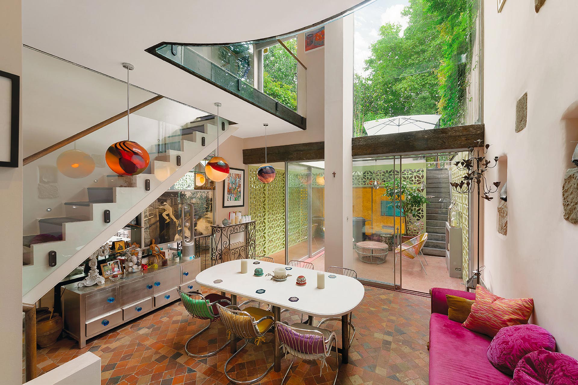 property-of-the-month:-a-quirky-chelsea-townhouse-on-a-celebrity-studded-street