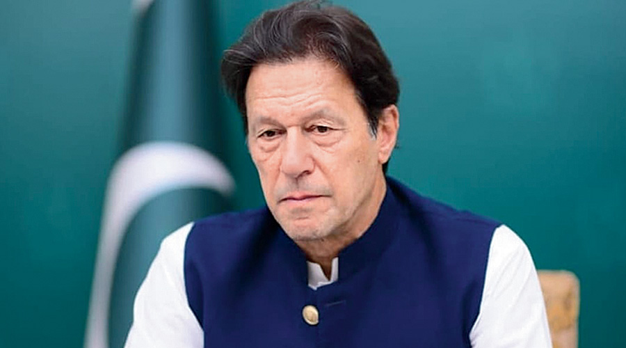 pakistan's-election-commission-disqualifies-ex-pm-imran-khan-from-holding-public-office-for-five-years