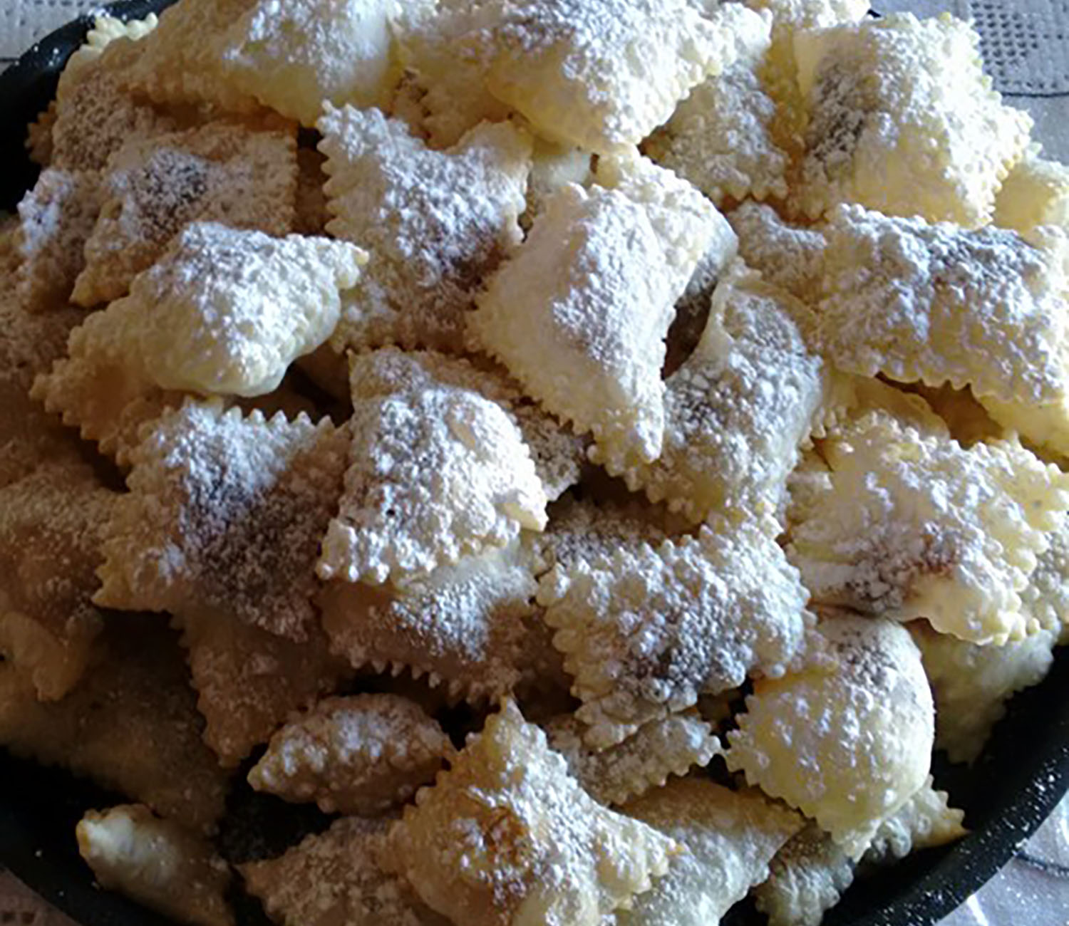 caggionetti-fritti,-meglio-degli-struffoli.-i-dolcetti-natalizi-golosi:-“sembra-di-mangiare-una-bolla”,-impazzirete