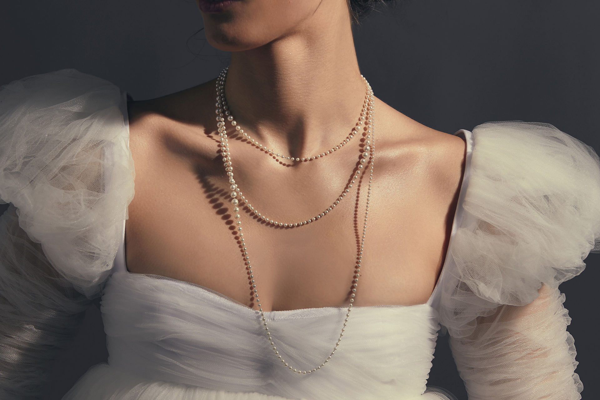 show-stopping-pearl-necklaces,-from-vintage-classics-to-statement-strings