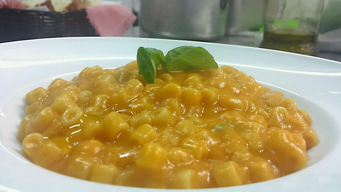 pasta-e-patate-alla-siciliana,-cosi-cremosa-da-sciogliersi-in-bocca.-piu-buona-della-napoletana-con-il-tocco-magico-finale