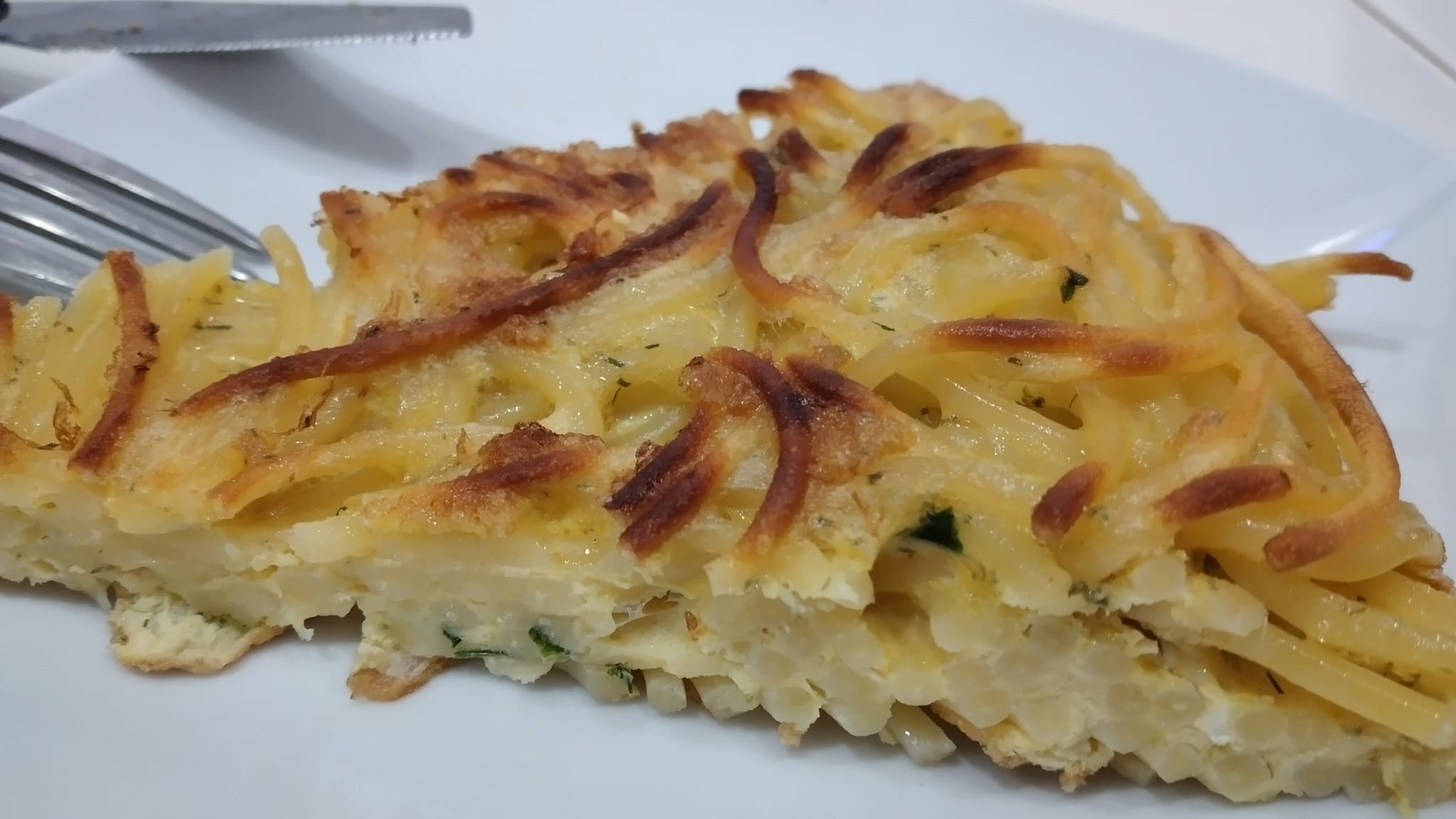 frittata-di-spaghetti-aglio,-olio-e-peperoncino:-la-versione-romana-piu-buona-della-napoletana