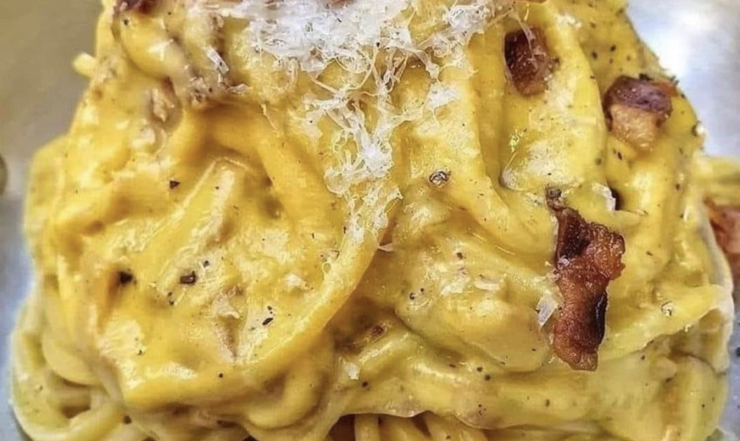 la-carbonara-pugliese-e-la-piu-cremosa-che-esiste-grazie-alla-crema-al-caciocavallo.-la-vorrete-sempre-cosi