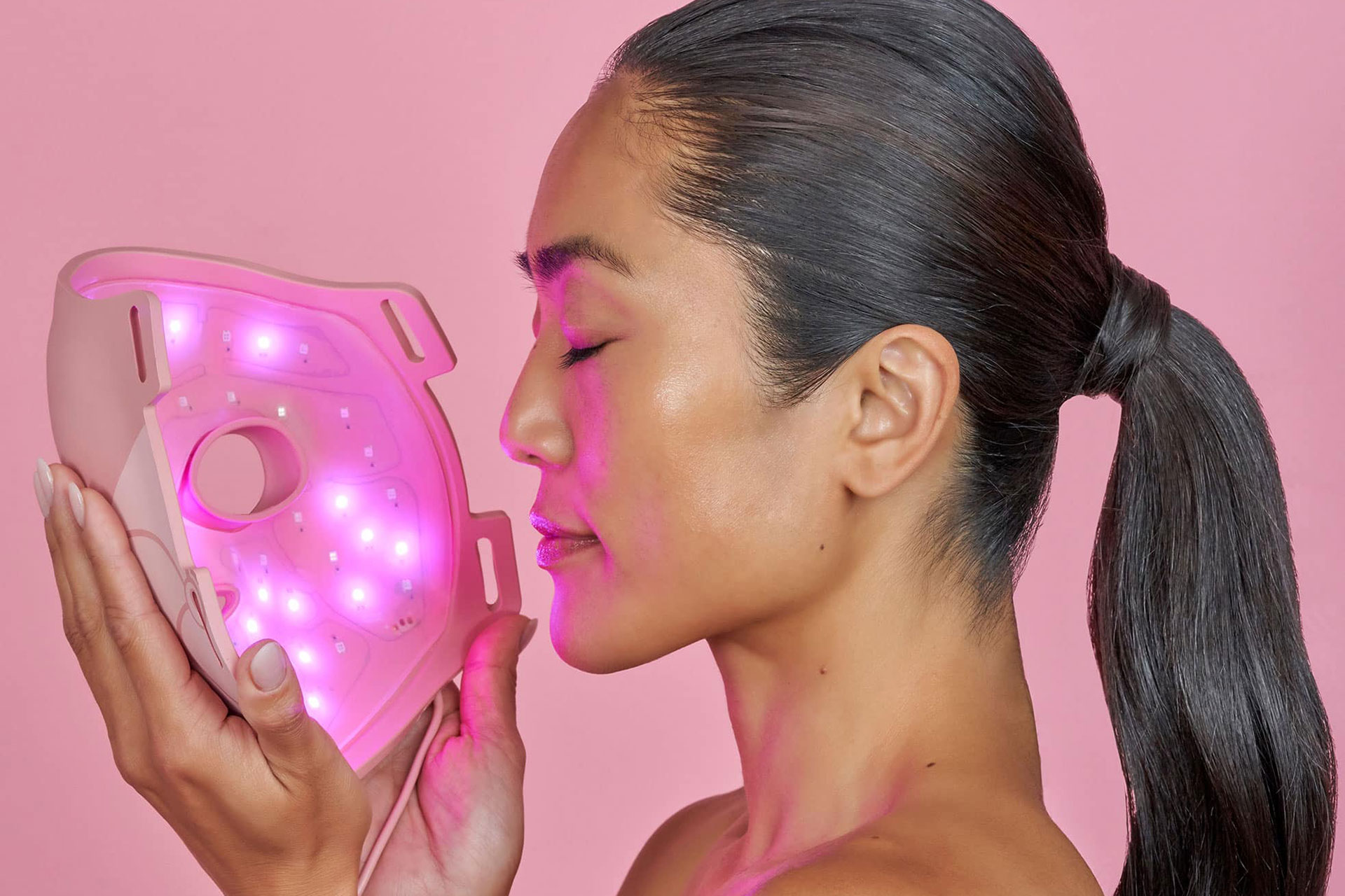 light-up:-the-best-led-masks-to-add-to-your-beauty-routine